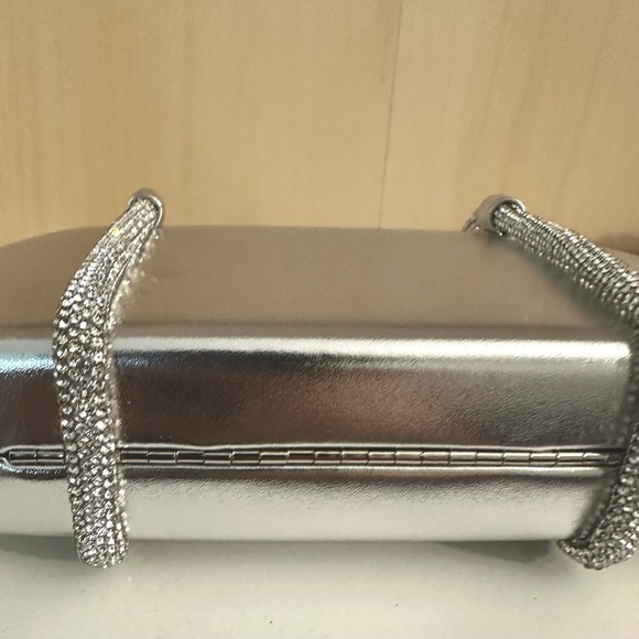Nina Silver Crystal Evening Clutch – Hardcase – Elegant & Sparkly - Picture 5 of 13